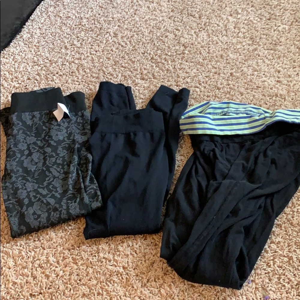 Lot of maternity leggings